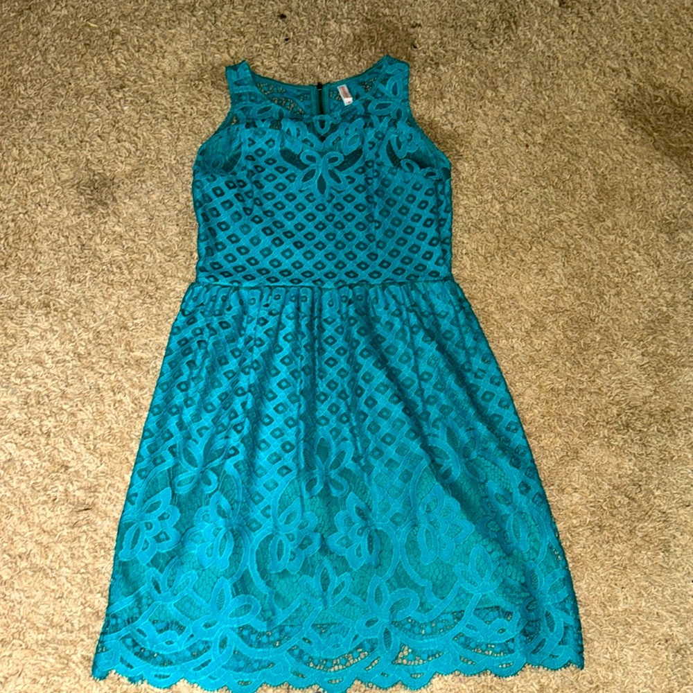Teal summer dress. Scallop edge. Built in slip.